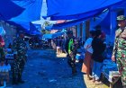 Kunjungi Pasar Tradisional Babinsa Pastikan Stabilitas Harga Sembako masih stabil